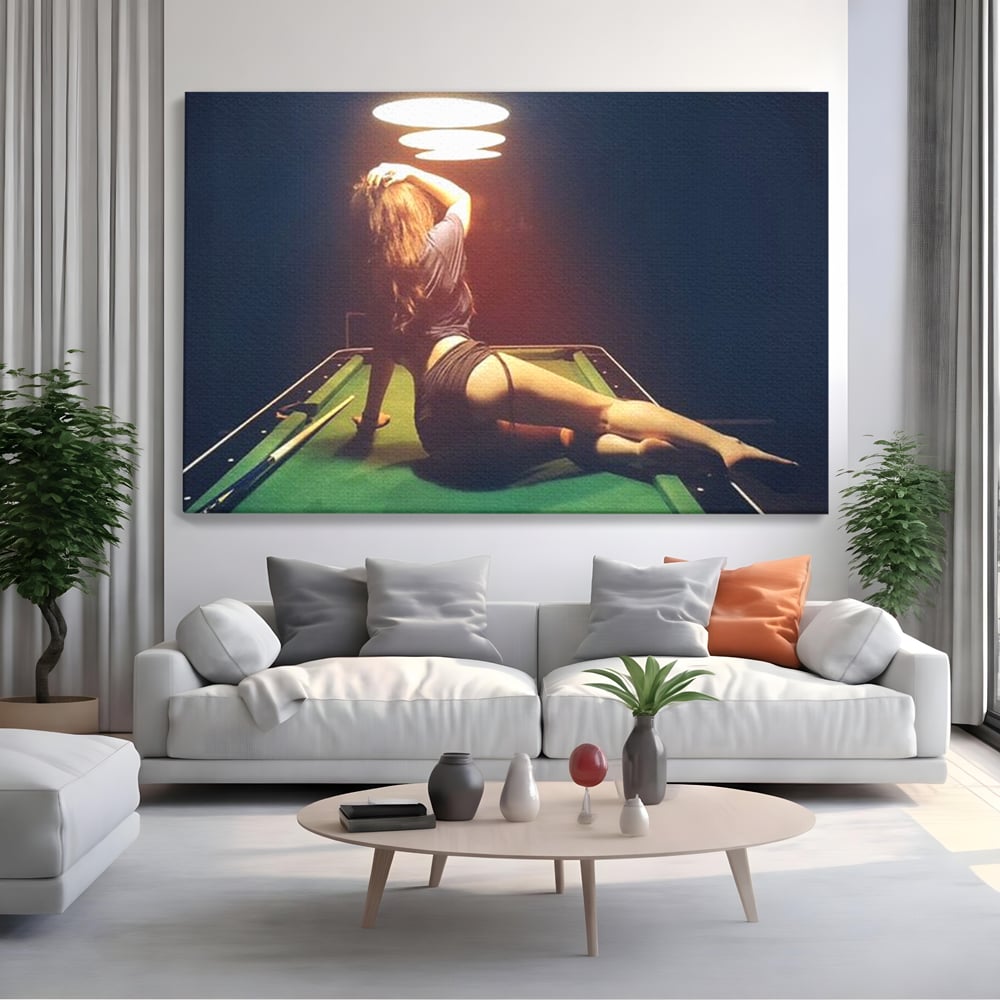 Tablou canvas cu tablou canvas cu silueta feminina pe masa de biliard, fara rama, pe sasiu de lemn, pe perete intr-un living